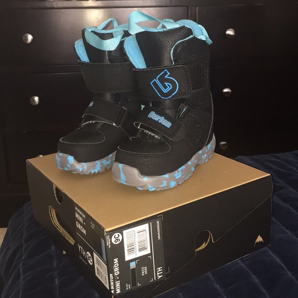 burton grom snowboard boots